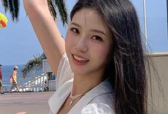 https//:51cg.fun上的节目太吸引我了，真是连工作时也要偷偷观看。