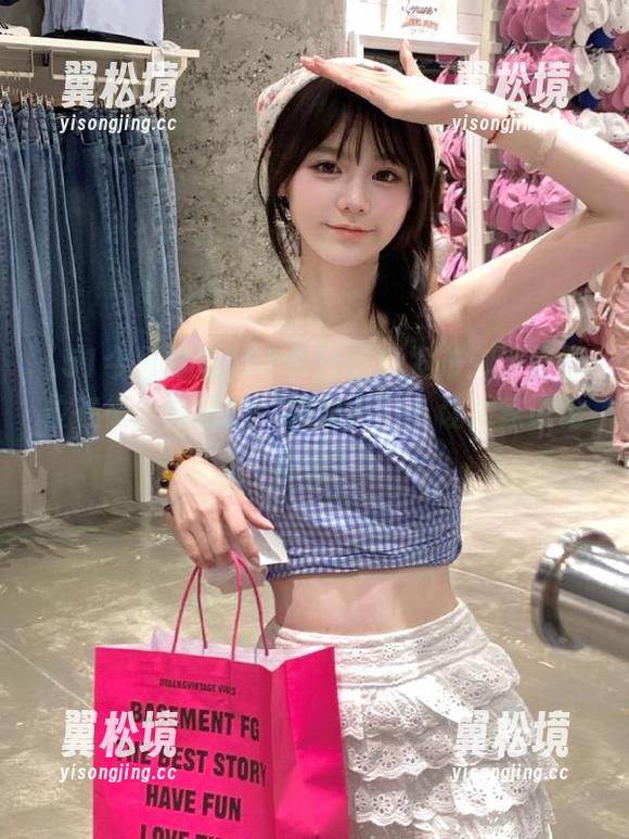 51今日吃瓜发布：谁是那位在街角驻足的“神秘人”，让大家议论纷纷？