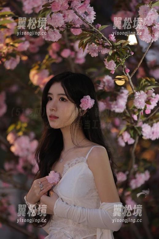 51吃瓜网站：朝阳群众今天又怎么把八卦当工作？