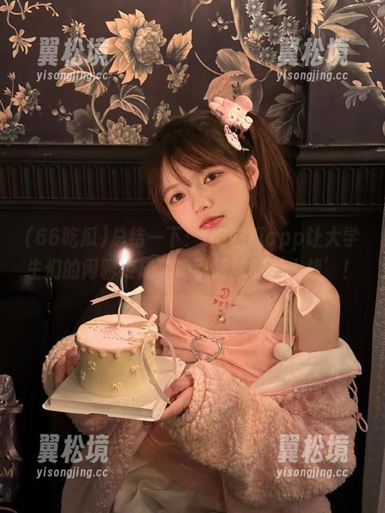总结一下：66吃瓜app让大学生们的闲聊变成了吸引眼球的‘大战’！