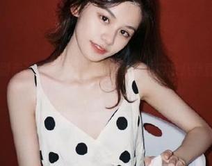 别走开，Heiliao刚刚更新，内部八卦直击老李家那点事！