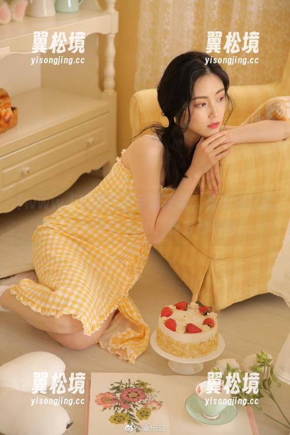 别盯着手机发呆，最新爆料就在www.hl10.co，快去看看吧！