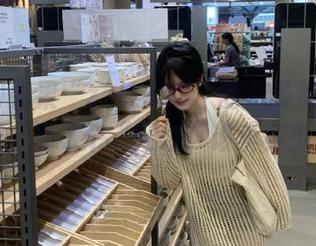如果“zztt333”的八卦都能变成故事，那这个“网址”该卖多少钱？