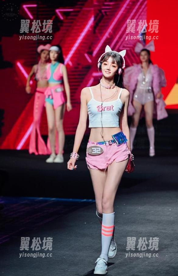 嘘…五一吃瓜的网址偷偷说，吃瓜娜娜今天好像有些火花哦