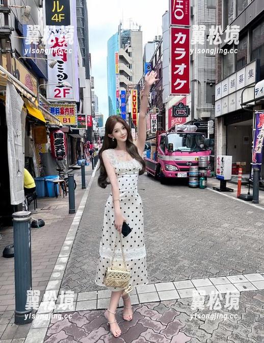 该吃的瓜总是免费，免费吃瓜网站执着更新，真的是头疼呢。