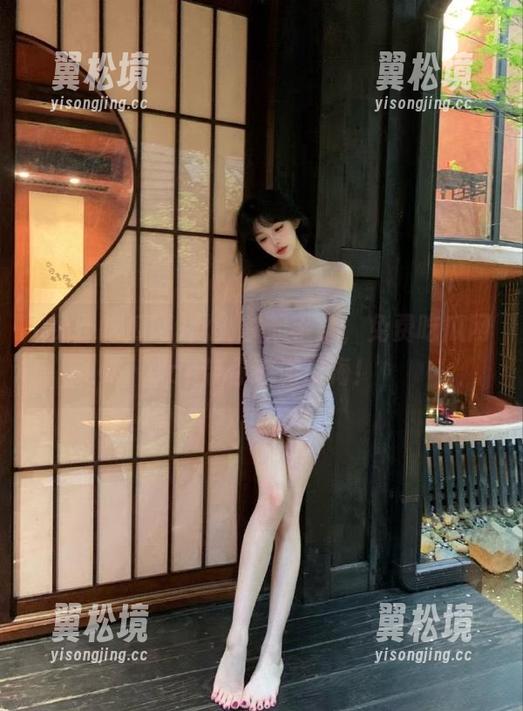 此刻拿起手机，免费吃瓜网app带你遨游瓜海！