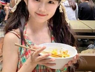 与其裁判黑料社苹果版下载，不如直接来点真相！